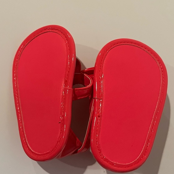 Children’s Place Hot Pink Patent Velcro closure baby sandals -size 3 months - Picture 3 of 4